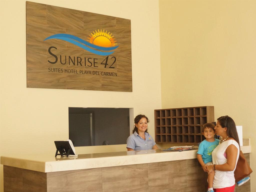 Sunrise 42 Suites Hotel Плая дел Кармен Екстериор снимка