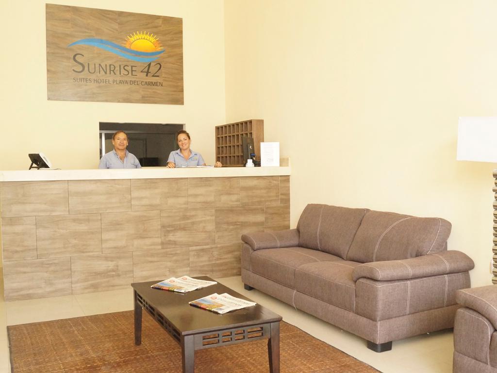 Sunrise 42 Suites Hotel Плая дел Кармен Екстериор снимка