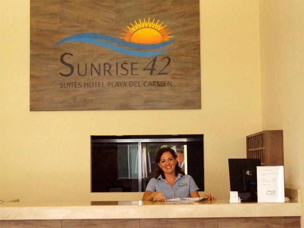 Sunrise 42 Suites Hotel Плая дел Кармен Екстериор снимка