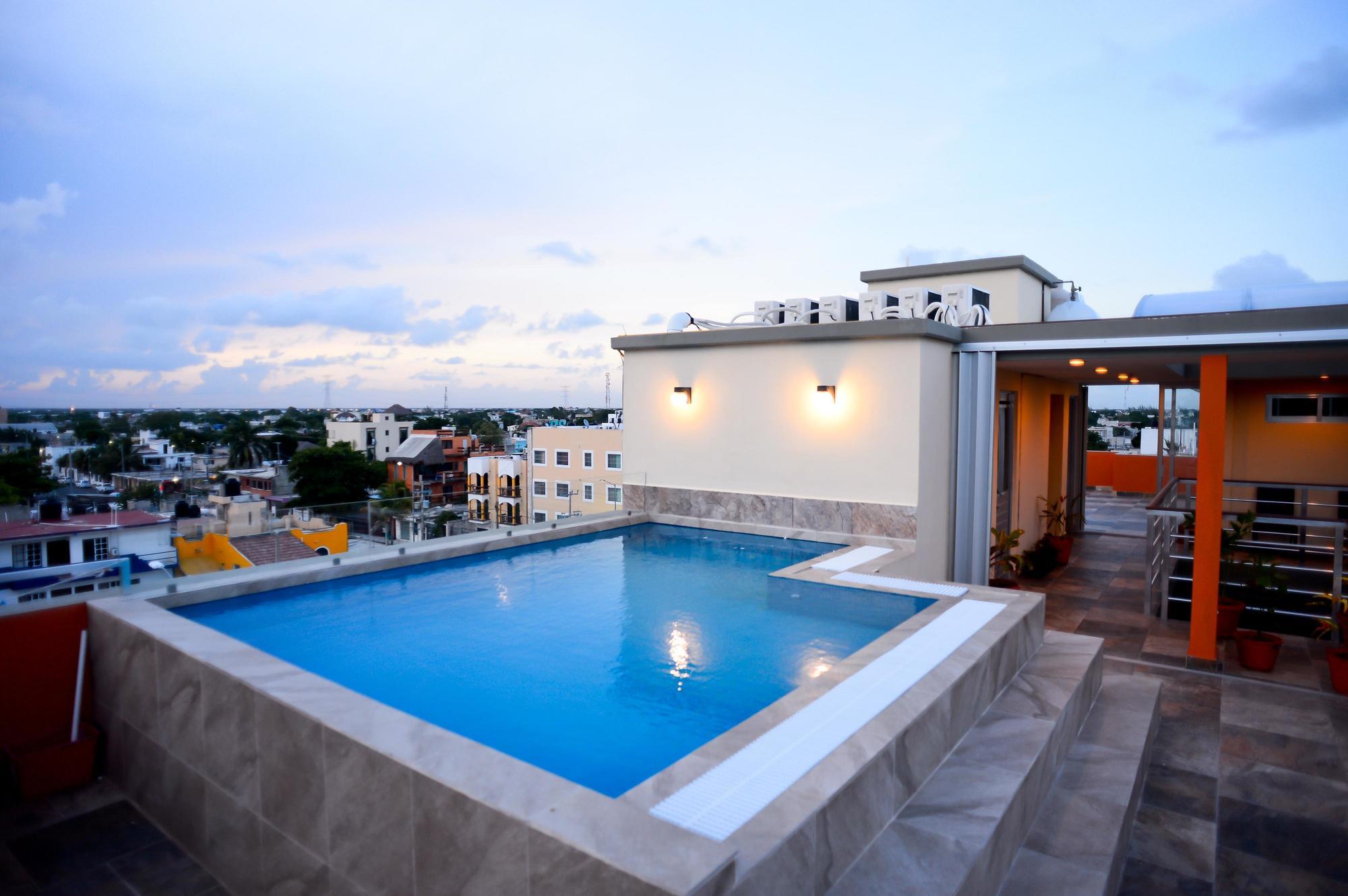Sunrise 42 Suites Hotel Плая дел Кармен Екстериор снимка