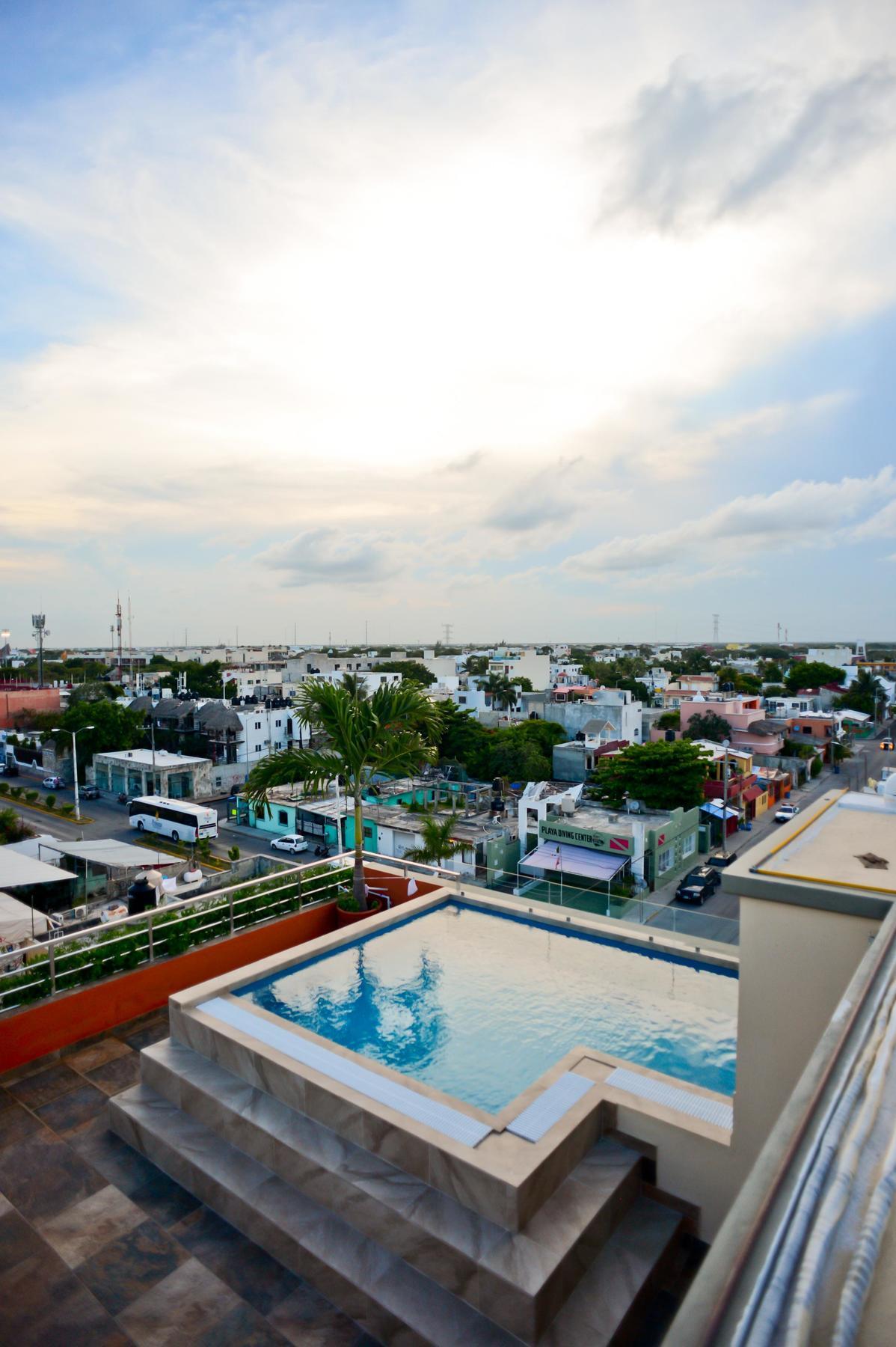 Sunrise 42 Suites Hotel Плая дел Кармен Екстериор снимка