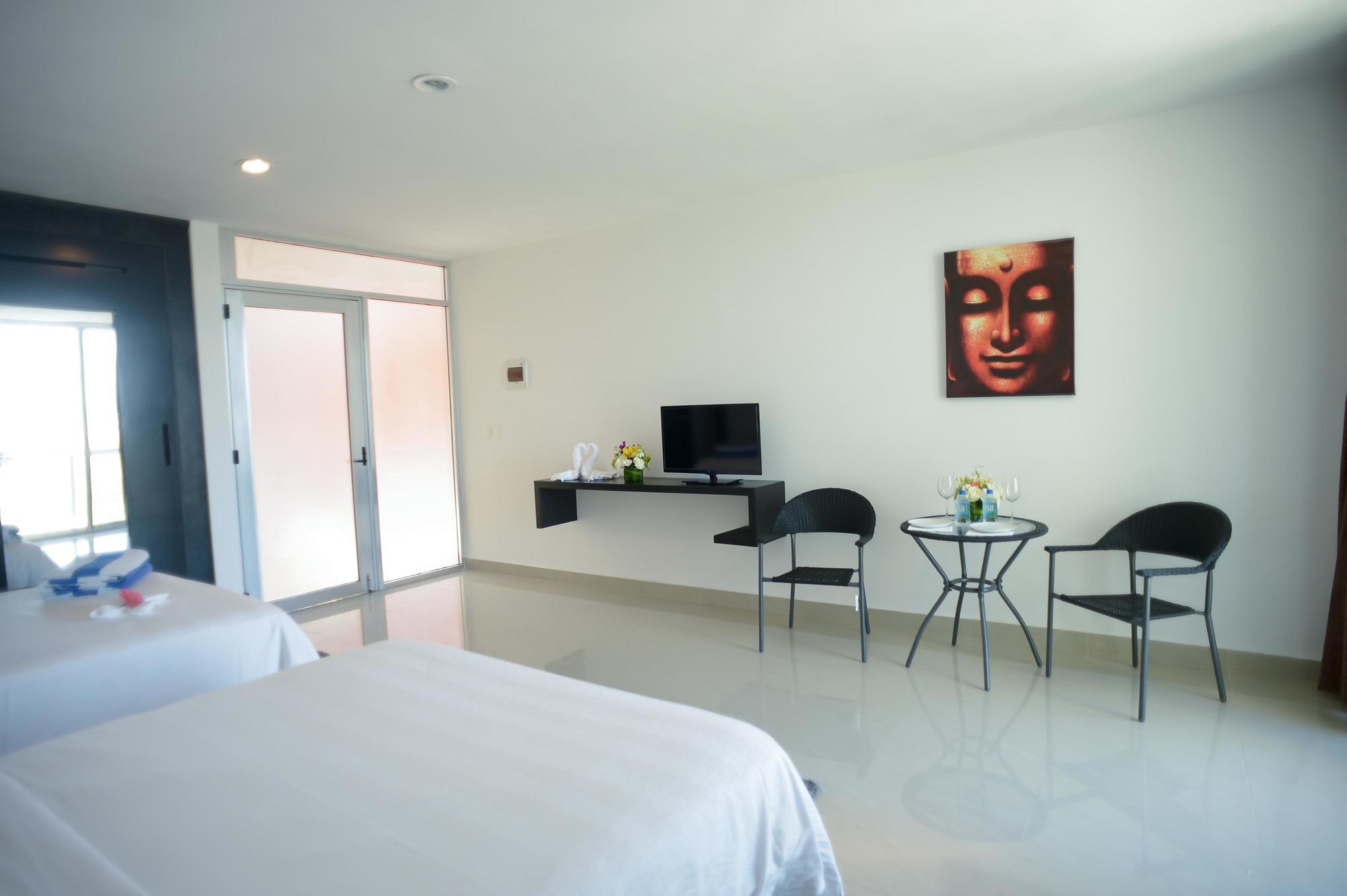 Sunrise 42 Suites Hotel Плая дел Кармен Екстериор снимка