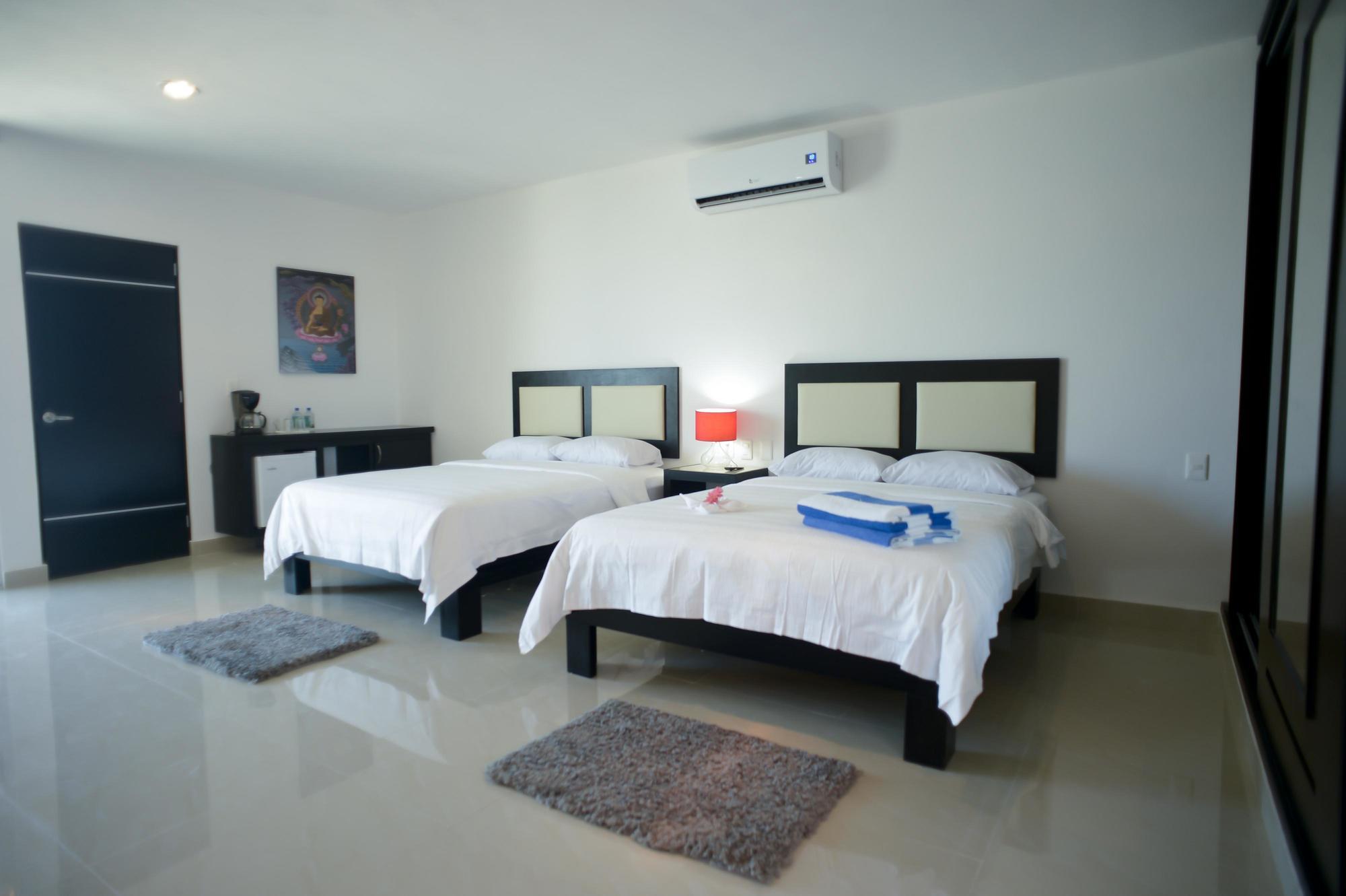 Sunrise 42 Suites Hotel Плая дел Кармен Екстериор снимка