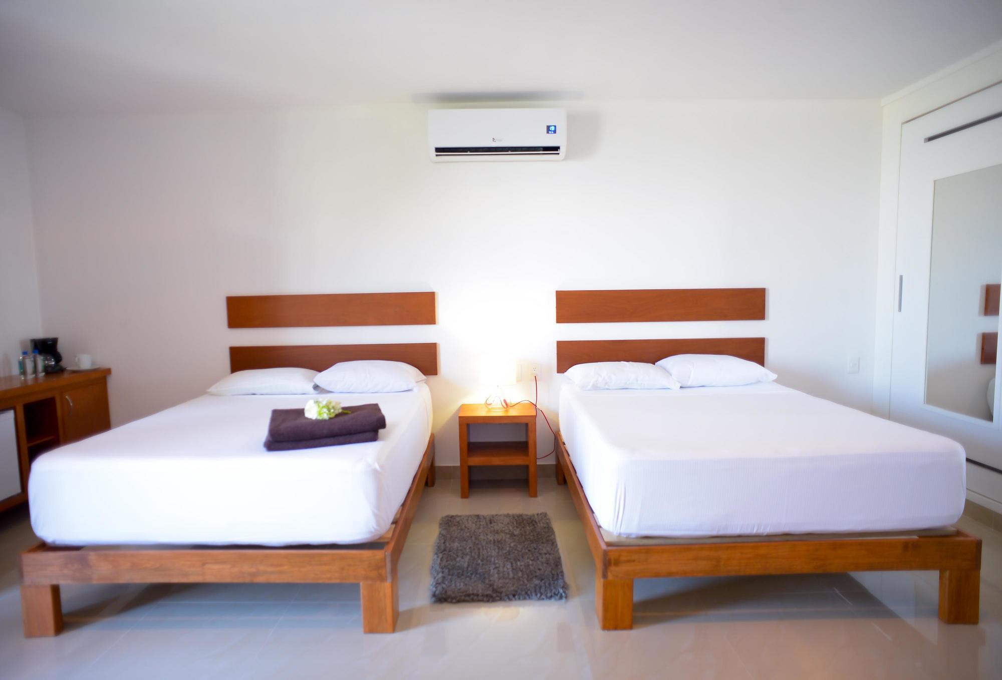 Sunrise 42 Suites Hotel Плая дел Кармен Екстериор снимка