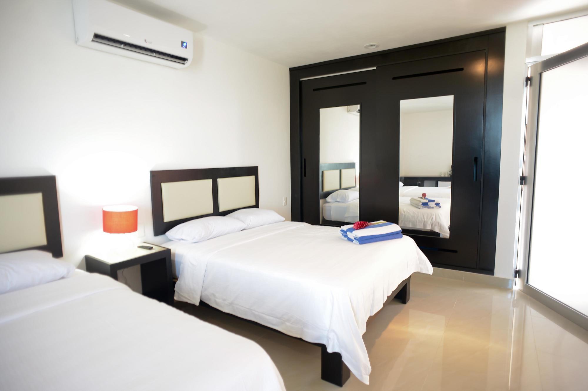 Sunrise 42 Suites Hotel Плая дел Кармен Екстериор снимка