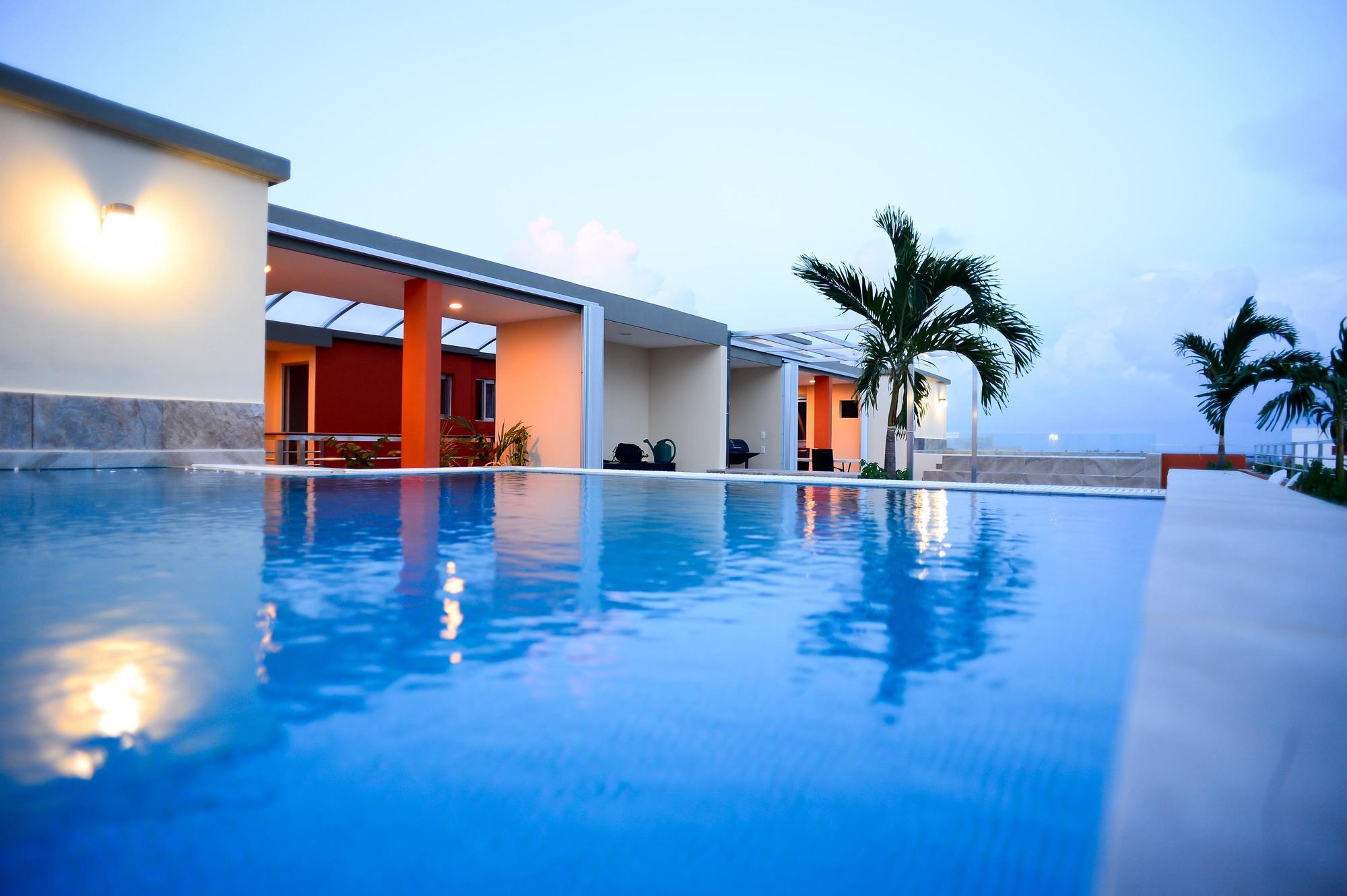 Sunrise 42 Suites Hotel Плая дел Кармен Екстериор снимка
