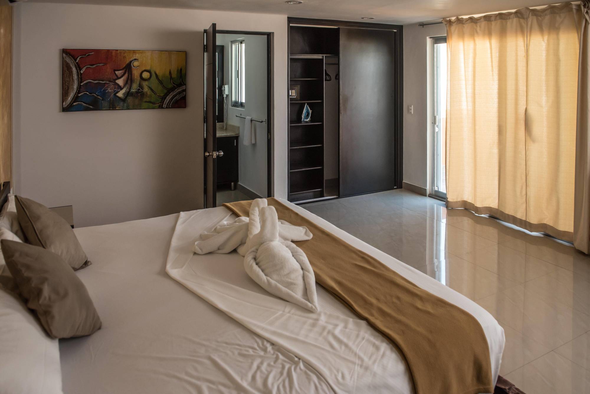 Sunrise 42 Suites Hotel Плая дел Кармен Екстериор снимка